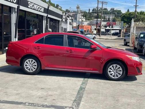 Barcelona Red Metallic 2014 Toyota Camry SE