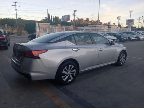 2022 Nissan Altima S FWD