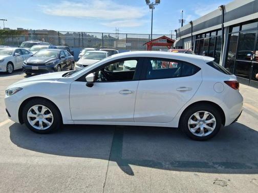 2016 Mazda Mazda3 i Sport