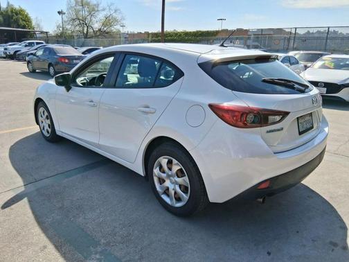 2016 Mazda Mazda3 i Sport