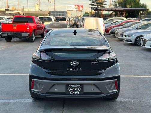 2021 Hyundai IONIQ Plug-In Hybrid Limited