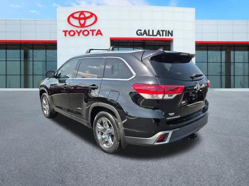 Midnight Black Metallic 2019 Toyota Highlander Limited Platinum