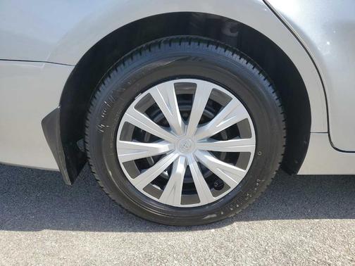 2021 Toyota Camry Hybrid LE