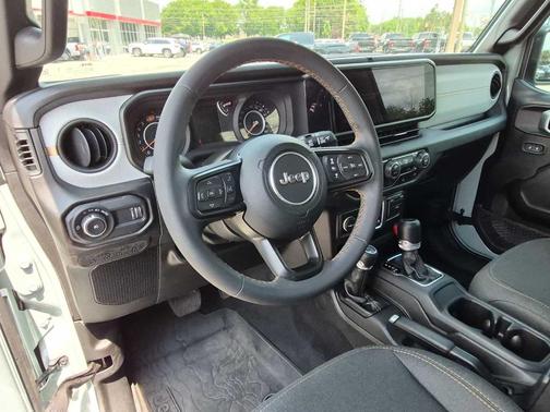 Earl Clearcoat 2024 Jeep Wrangler Sport