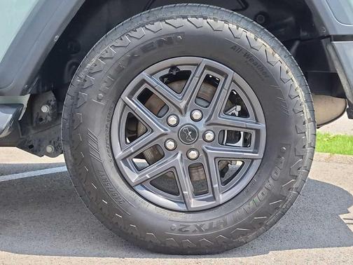 Earl Clearcoat 2024 Jeep Wrangler Sport