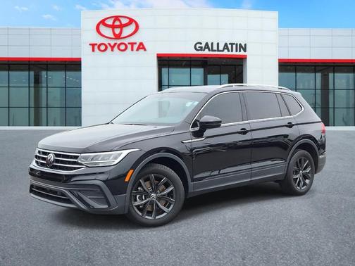 Deep Black Pearl Effect 2024 Volkswagen Tiguan 2.0T SE