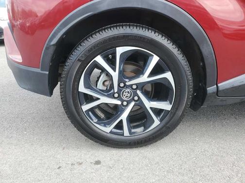 Ruby Flare Pearl 2018 Toyota C-HR XLE