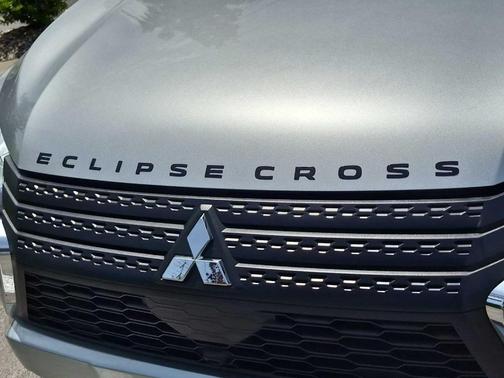 Alloy Silver Metallic 2024 Mitsubishi Eclipse Cross SE