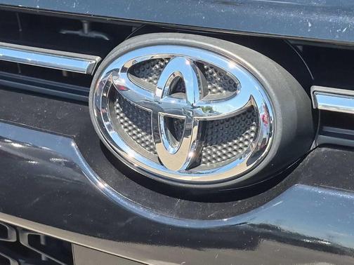 Midnight Black Metallic 2022 Toyota 4Runner SR5 Premium