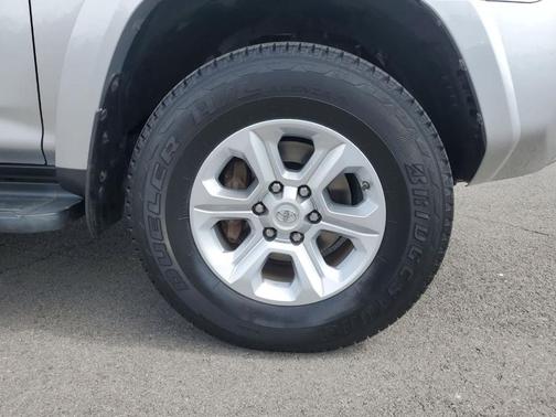 Classic Silver Metallic 2019 Toyota 4Runner SR5