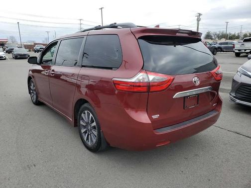 2020 Toyota Sienna Limited Premium