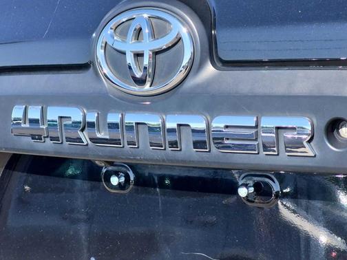 Midnight Black Metallic 2018 Toyota 4Runner TRD Off Road Premium