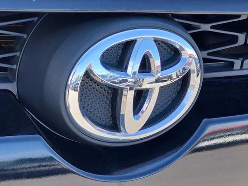 Midnight Black Metallic 2018 Toyota 4Runner TRD Off Road Premium