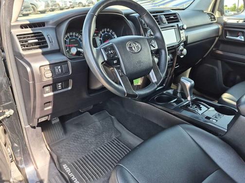 Midnight Black Metallic 2018 Toyota 4Runner TRD Off Road Premium
