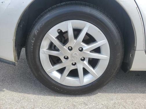 2016 Toyota Prius v Four