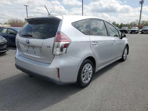 2016 Toyota Prius v Four