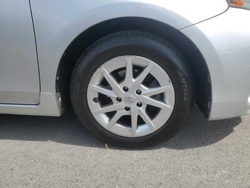 2016 Toyota Prius v Four