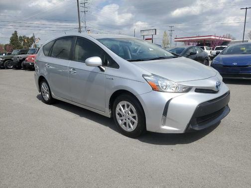 2016 Toyota Prius v Four
