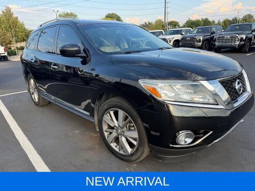 Magnetic Black 2016 Nissan Pathfinder Platinum