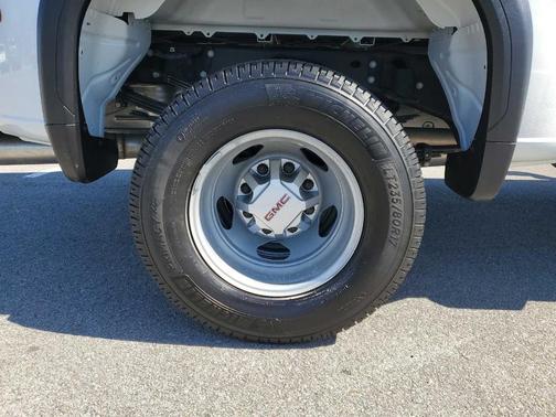 2025 GMC Sierra 3500 Pro