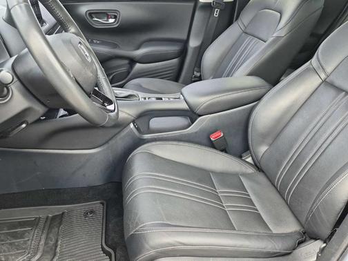 Pearl 2024 Honda HR-V EX-L
