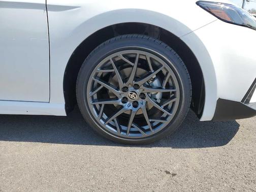 Ice 2026 Toyota Camry SE