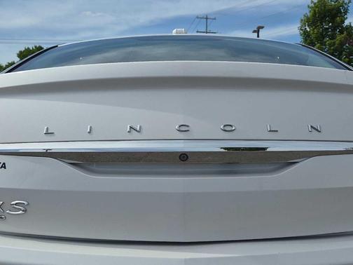 White Platinum Tri-Coat Metallic 2015 Lincoln MKS Base