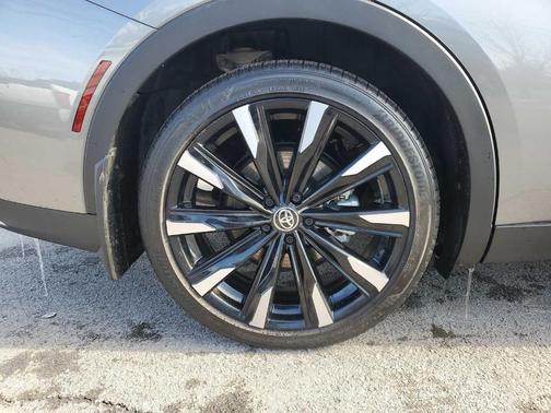 2025 Toyota Crown Platinum