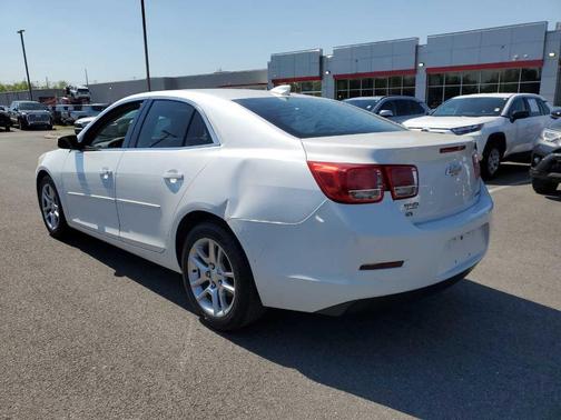 Iridescent Pearl Tricoat 2015 Chevrolet Malibu 1LT