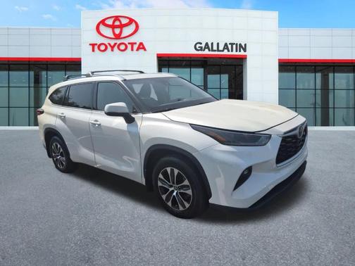 Blizzard Pearl 2021 Toyota Highlander XLE