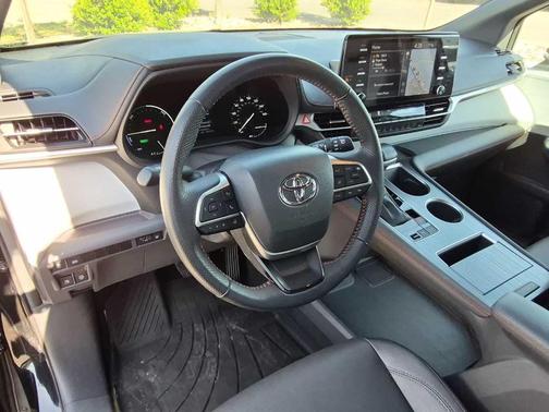 Midnight Black Metallic 2024 Toyota Sienna XSE 7 Passenger