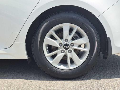 Snow White Pearl 2016 Kia Optima LX
