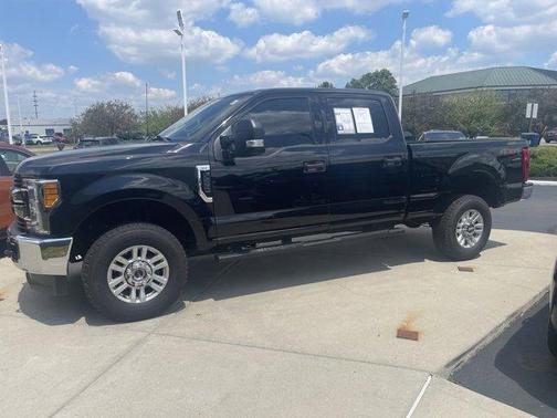 Photo 3 of 13 of 2017 Ford F-250 XLT