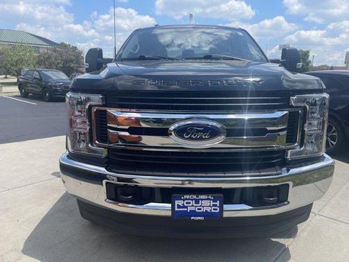Photo 2 of 13 of 2017 Ford F-250 XLT