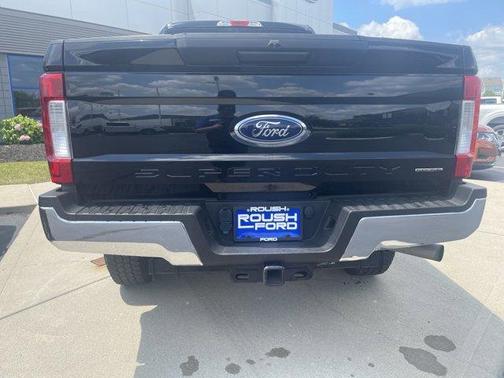 Photo 4 of 13 of 2017 Ford F-250 XLT