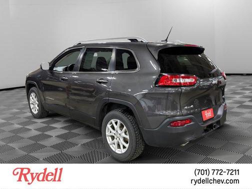 Brilliant Black Crystal Pearlcoat 2014 Jeep Cherokee Latitude