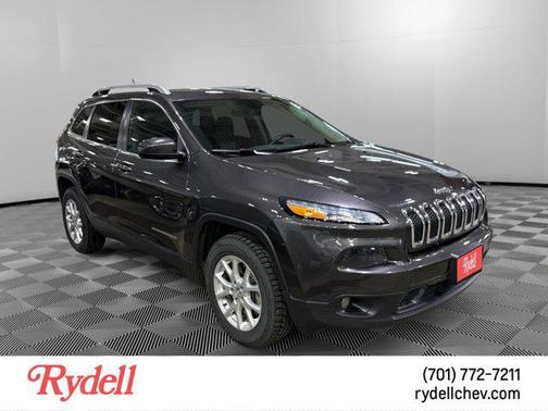 Brilliant Black Crystal Pearlcoat 2014 Jeep Cherokee Latitude