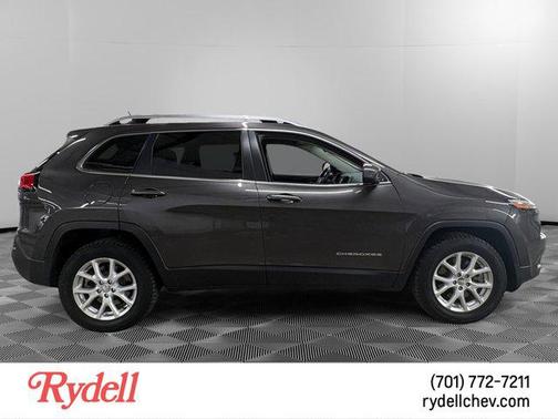 Brilliant Black Crystal Pearlcoat 2014 Jeep Cherokee Latitude