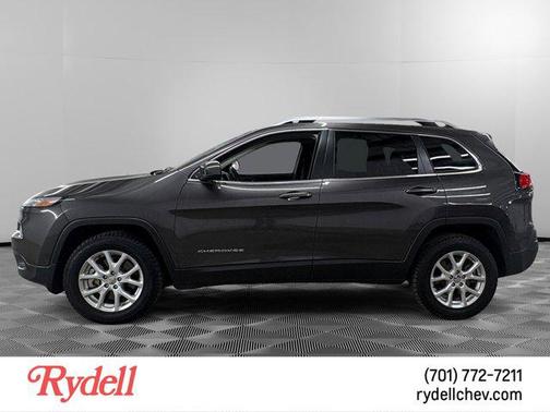 Brilliant Black Crystal Pearlcoat 2014 Jeep Cherokee Latitude