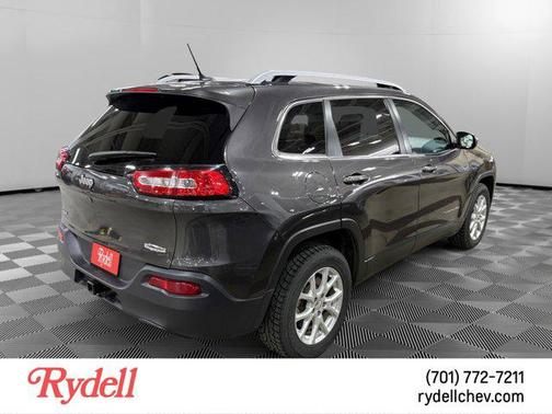 Brilliant Black Crystal Pearlcoat 2014 Jeep Cherokee Latitude