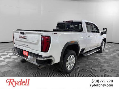 White Frost Tricoat 2024 GMC Sierra 2500 SLT
