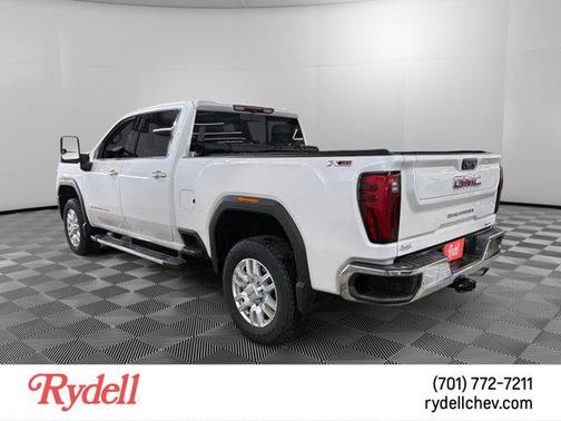 White Frost Tricoat 2024 GMC Sierra 2500 SLT