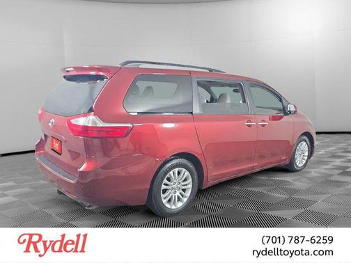 2015 Toyota Sienna XLE
