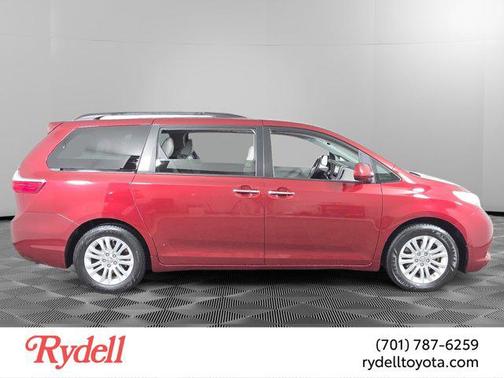 2015 Toyota Sienna XLE