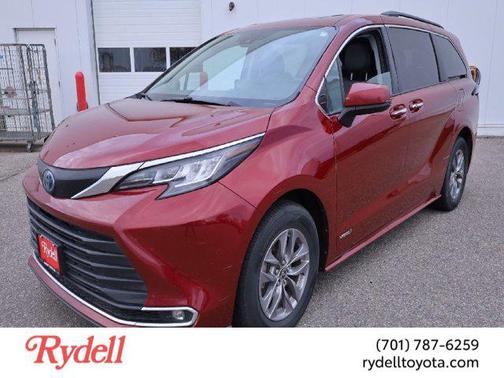 2021 Toyota Sienna XLE 7 Passenger