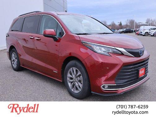 2021 Toyota Sienna XLE 7 Passenger