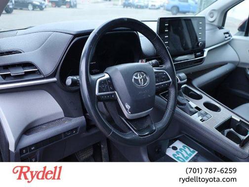 2021 Toyota Sienna XLE 7 Passenger