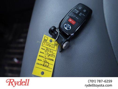 2021 Toyota Sienna XLE 7 Passenger