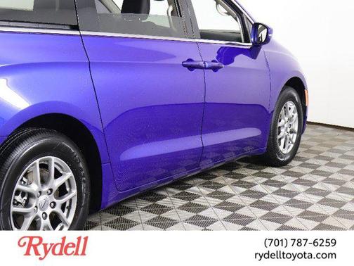 2021 Chrysler Pacifica Touring