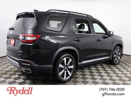 2023 Honda Pilot AWD Elite